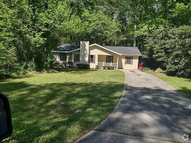 Building Photo - Beautiful move in ready home