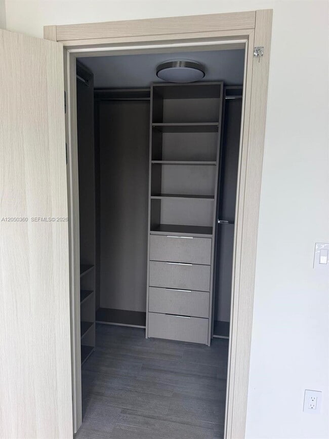 Photo - 1000 Brickell Plaza Unidad 3308