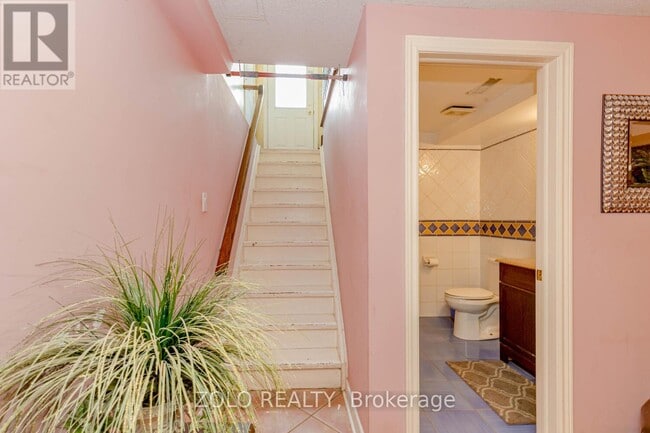 Photo - 1474 Rosemanor Dr