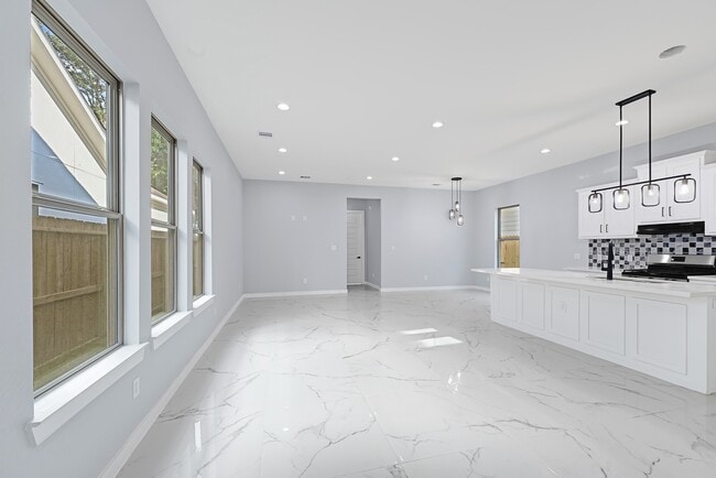 Photo - 90 Burress St