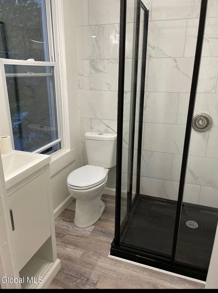 Photo - 200 Beekman St