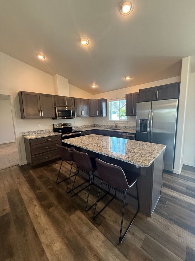 Photo - 3 Bedroom, 2 Bathroom Single Family Home!