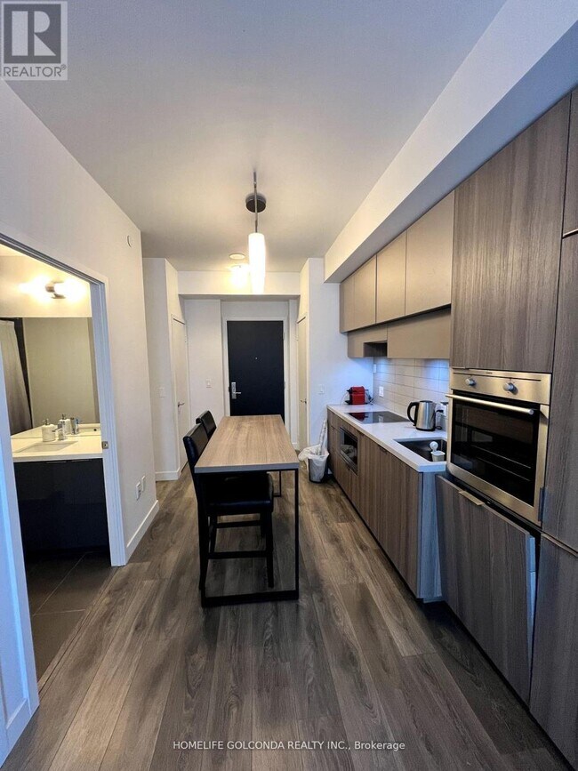 Photo - 8 Eglinton Ave E Unité 504