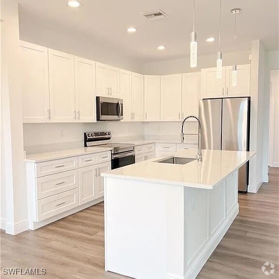 Building Photo - 1013 NE 39th Terrace Rental