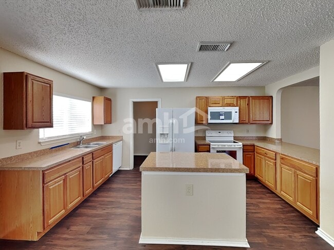 Photo - 9307 Sunlit Pt