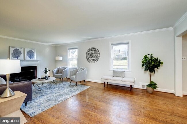 Photo - 2900 Linden Ln