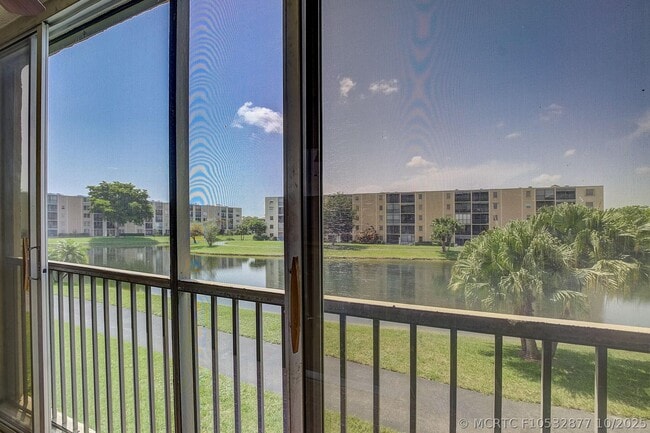 7940 NW 50th St Unit 203