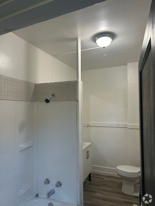 Building Photo - 702 Airbrake Ave Rental