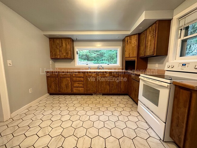 Photo - 722 N Gordon St