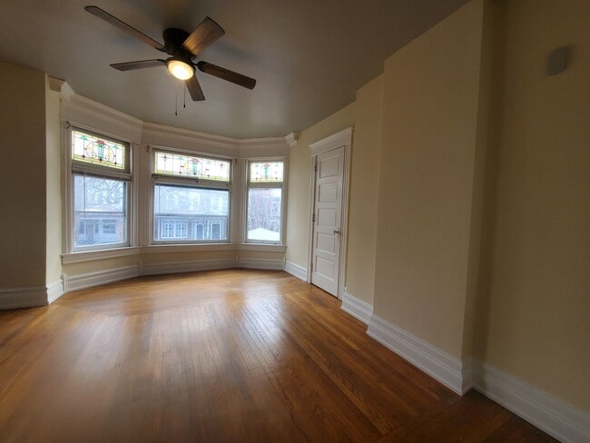 Photo - 1639 W Turner St Unit 2F