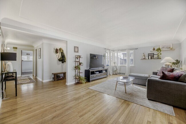 Photo - 2160 Osceola St