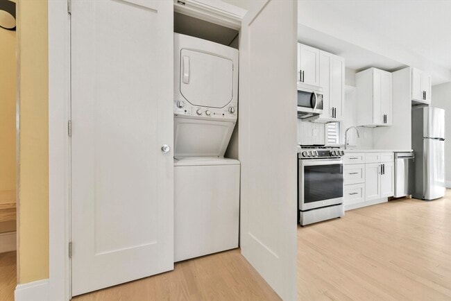 Photo - 184 Paris St Unit 3
