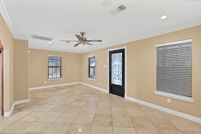 Photo - 4401 Darwin Rd