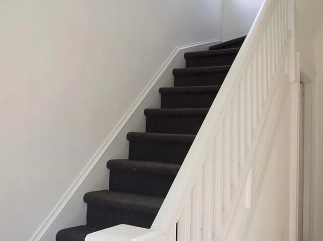 Photo - 173 MALLORY Ave Unidad 2