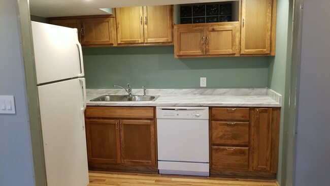 Kitchen - 1221 Alameda St Unit B