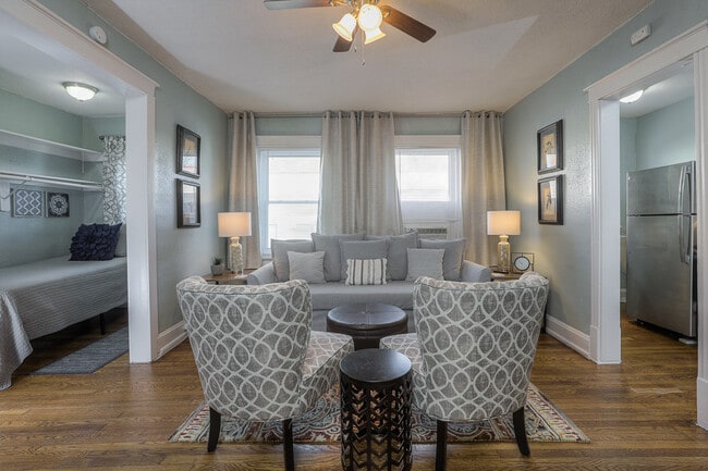 Photo - 3721 Broadway