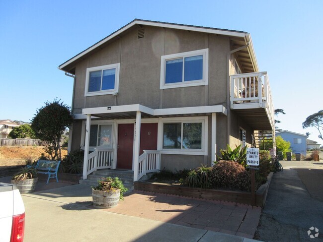 Building Photo - 1250 2nd St Unit B Rental