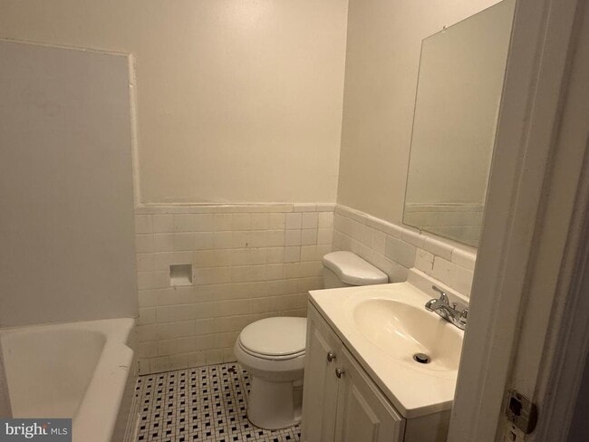 Photo - 157 36th St NE