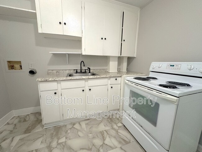 Photo - 2115 Double Oaks Rd