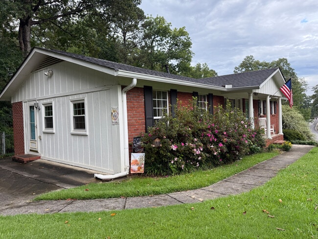 Photo - 100 Hycliff Rd SW