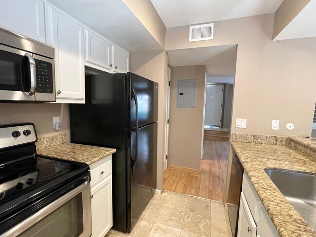 Photo - Beautiful 3 bed Townhome in Agoura Hills