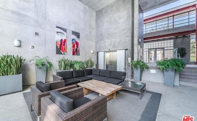 Building Photo - 11500 Tennessee Ave Unit 328 Rental