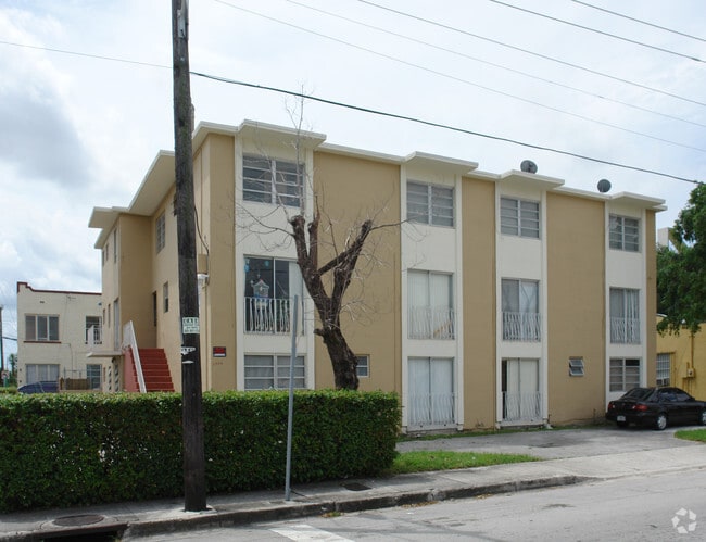 Photo - 1906 SW 3rd St Apartments
