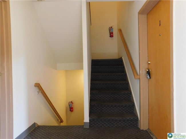 Photo - 813 Main St Unit 4