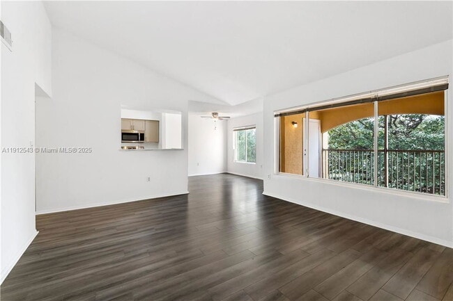 Photo - 2361 NW 33rd St Unit 613