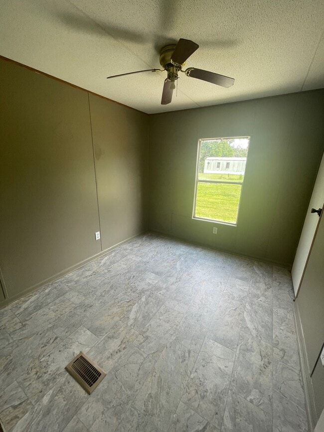 Photo - 1484 Joe Miller Rd