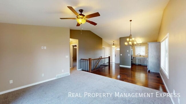 Photo - 109 N Foss Ave