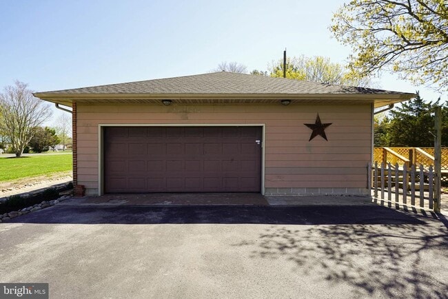 Photo - 14880 Concord Rd