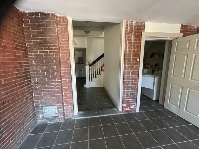 Vestíbulo - 178 Main St Unidad 2