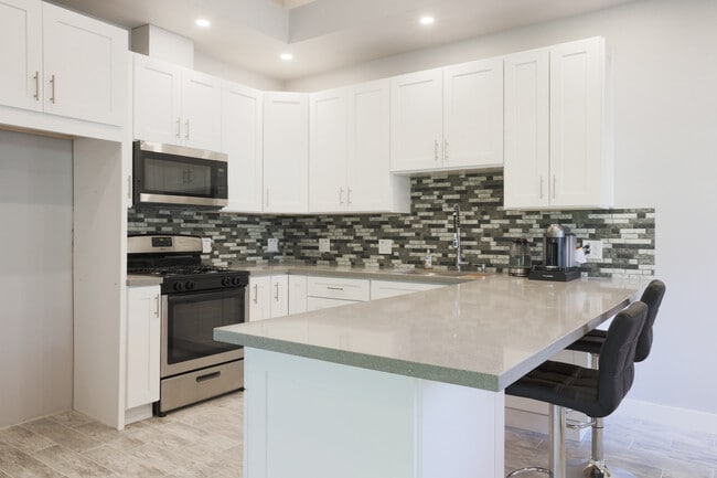 Kitchen - 23113 Erwin St