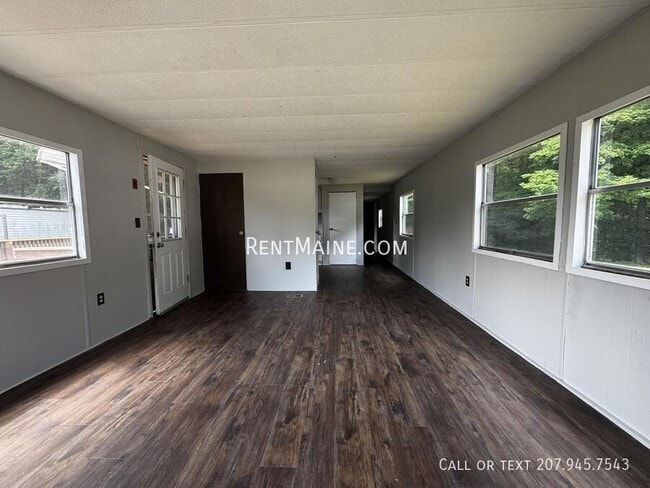 Photo - 670 Benton Ave