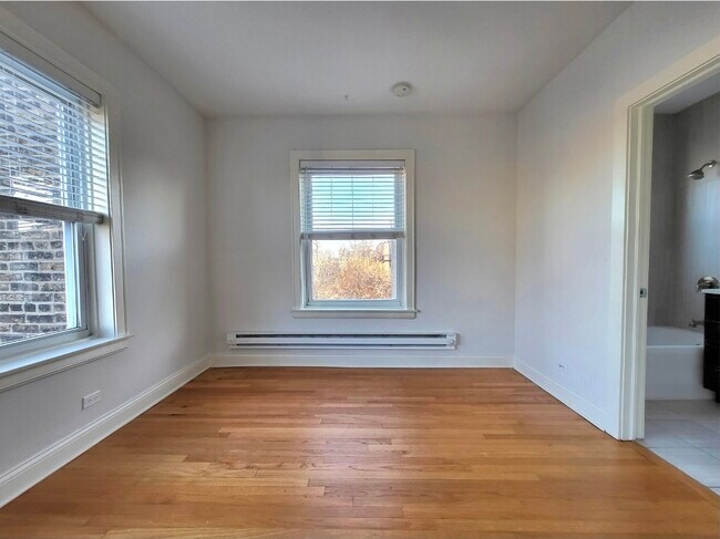 Photo - 4105 N Damen Ave Unidad 23