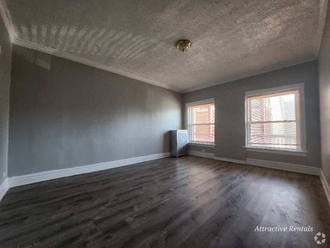 Building Photo - 5509 S Whipple St Rental