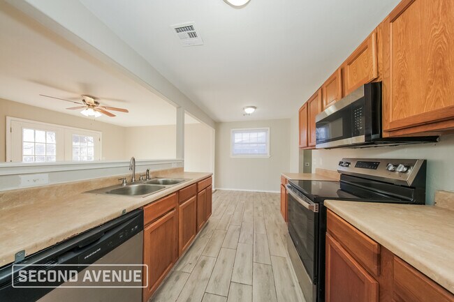 Photo - 3400 Overland Dr