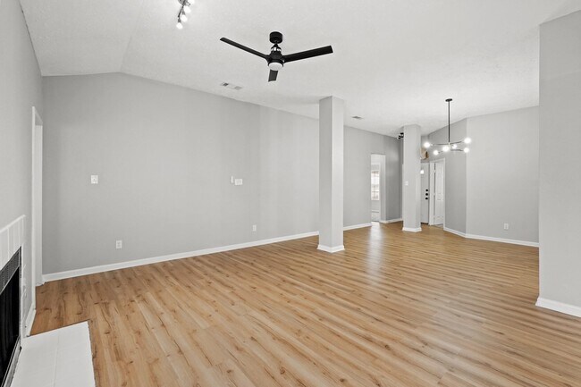 Photo - 7215 Trogon Ln