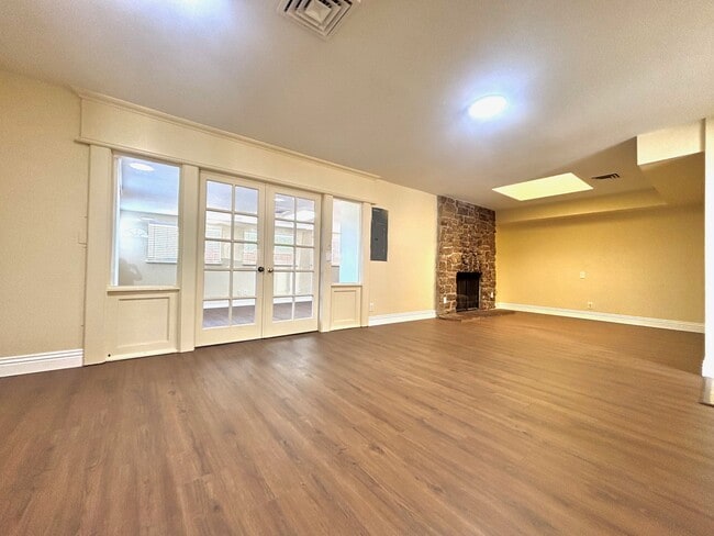 Photo - 3816 San Joaquin Ave