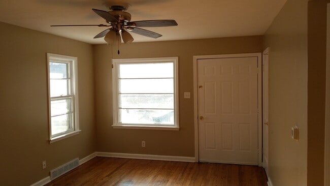 Photo - 1414 E 5th St