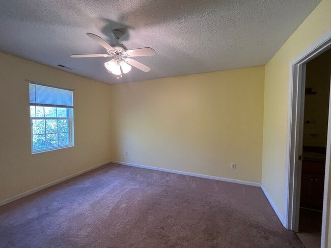 Photo - 212 Oak Grove Ave