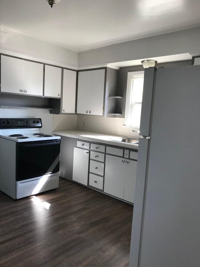 Photo - 408 E Terry St Unit Up