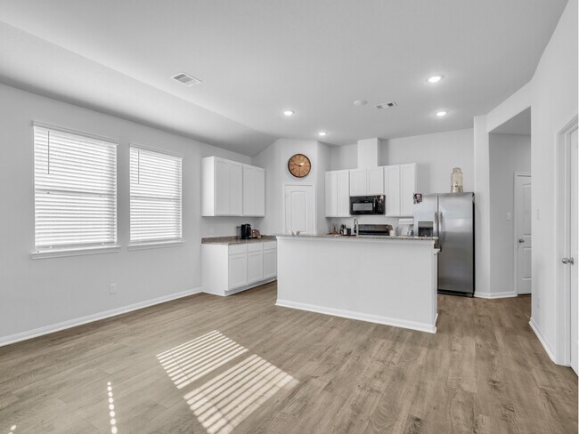 Photo - 740 Brown Rd