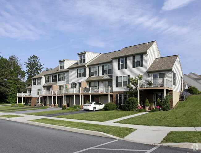 Building Photo - Rosewood Terrace Rental