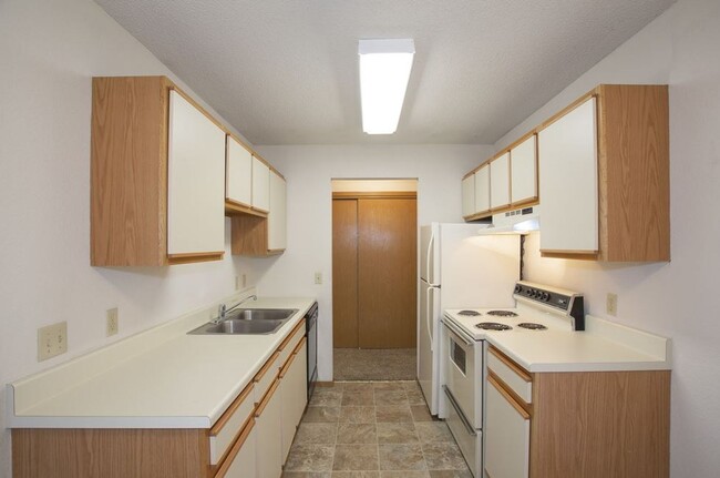 Photo - MEADOW WOOD Apartments