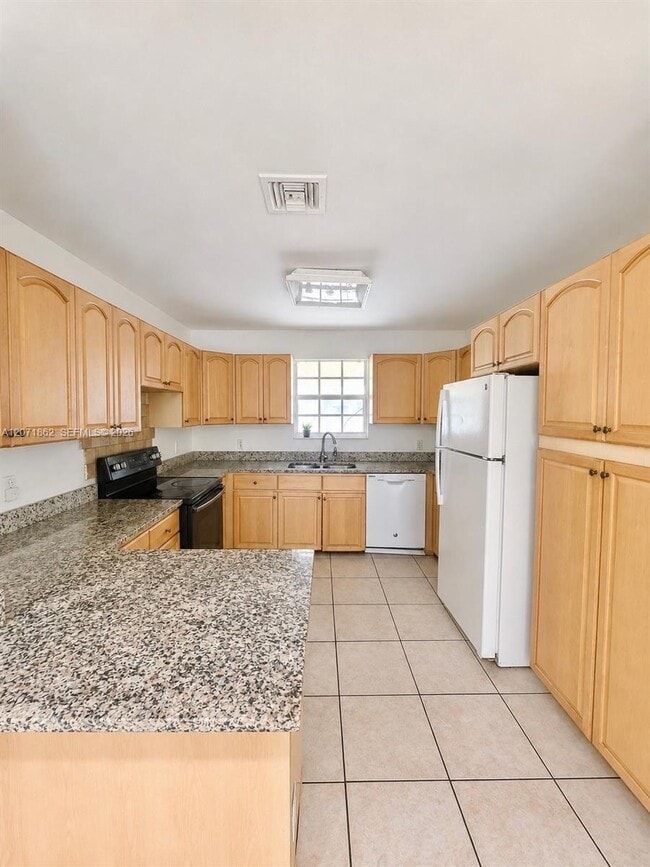 Photo - 2653 SW 51st St Unit 1