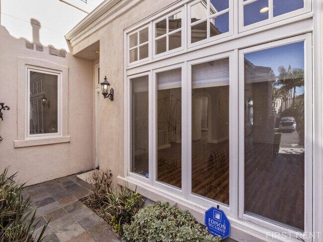 Photo - 5406 Renaissance Ave