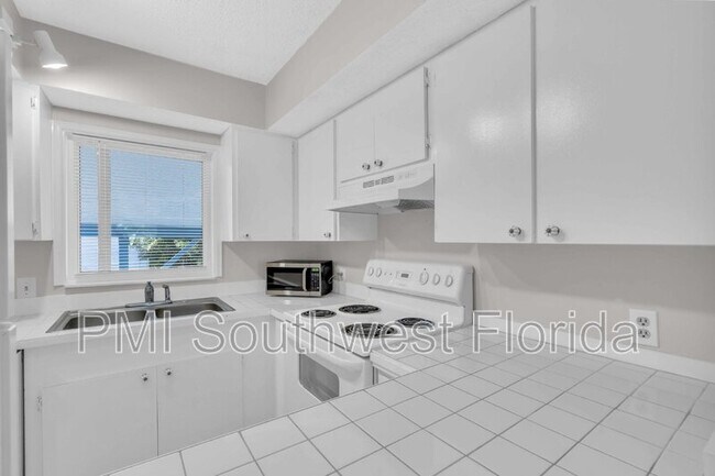 Photo - 1670 Laurel St Unit 206