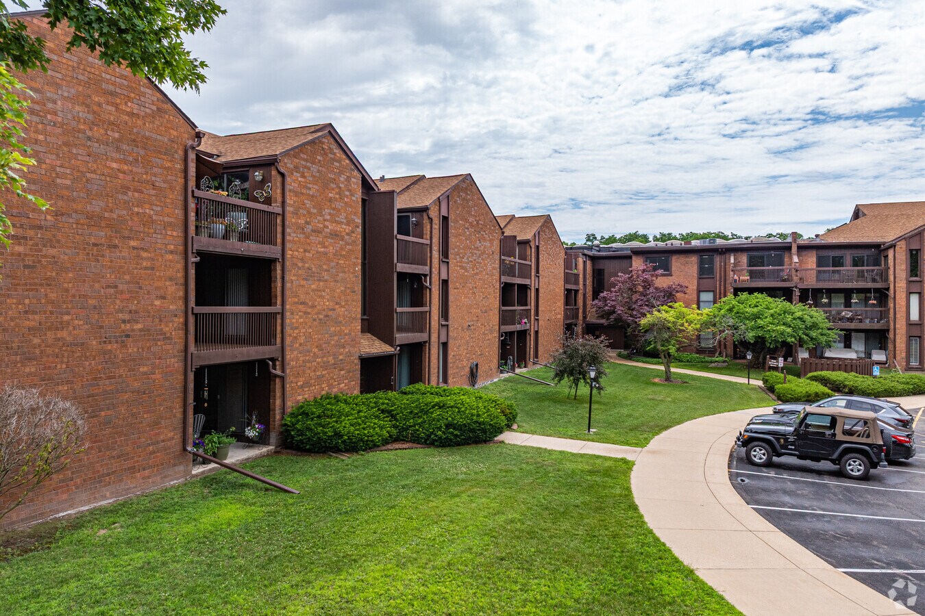 Primary Image - Cloisters of Forest Hills Apartments